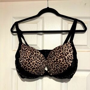 40 DD Torrid push up bra.